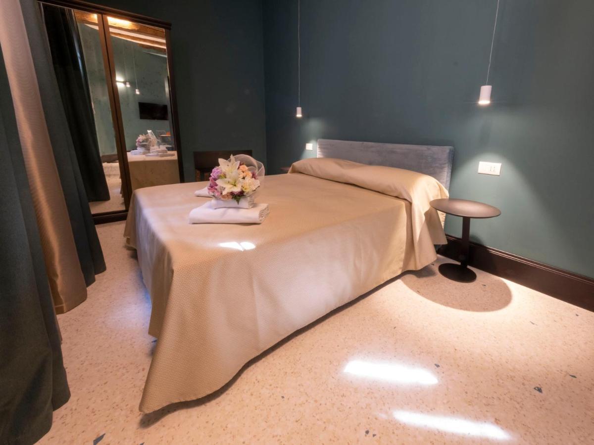 Poli Venezia Apartahotel