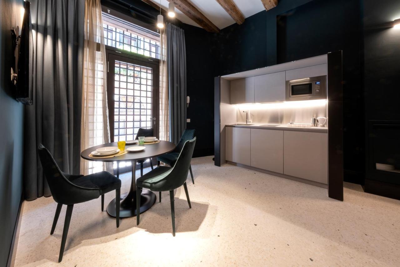 Poli Venezia Apartahotel 2*